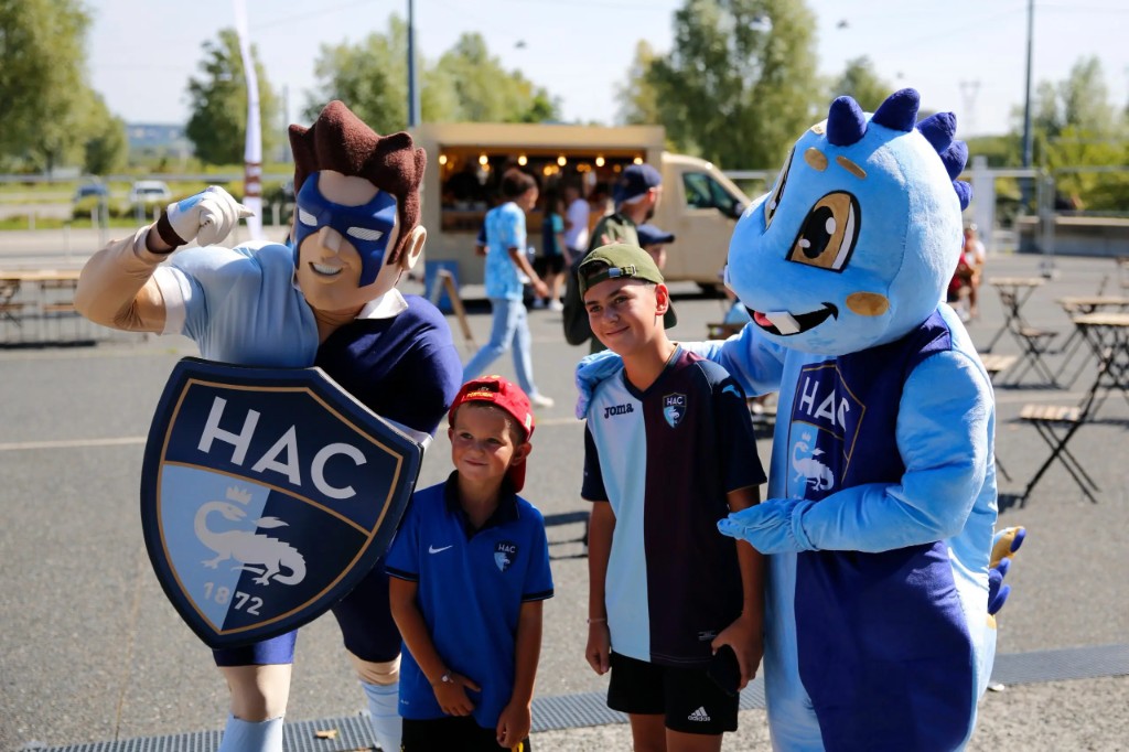 Saly avec les jeunes supporters en fan zone